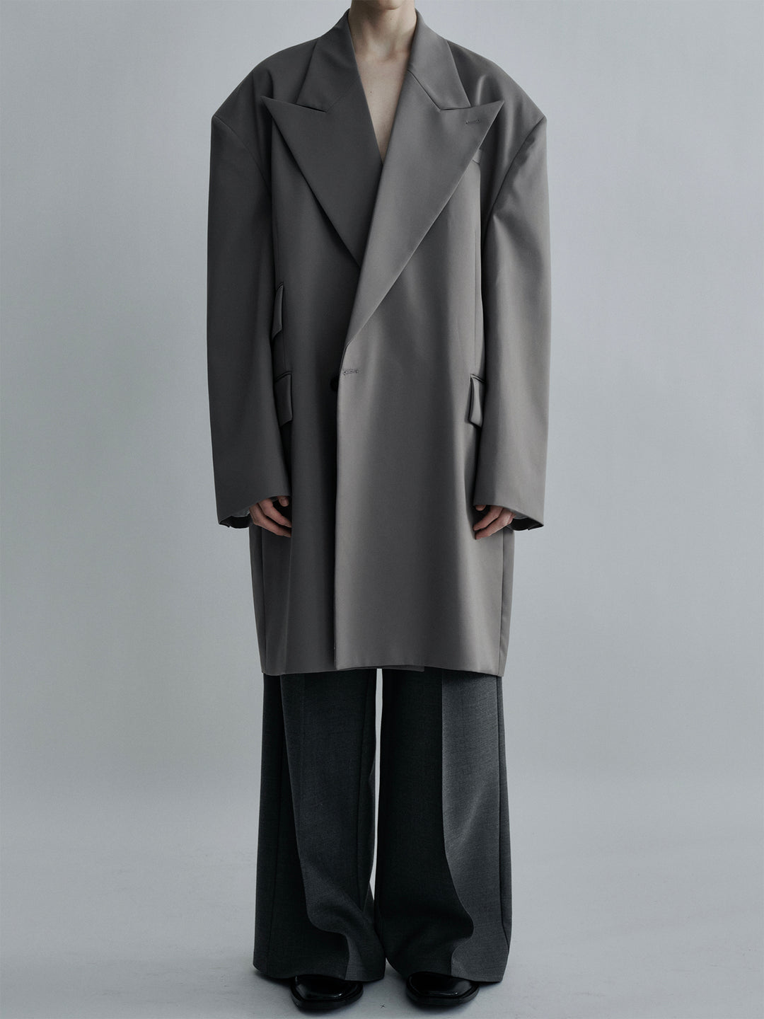 Gray Peak-Lapel Oversized Relaxed-Fit Blazer