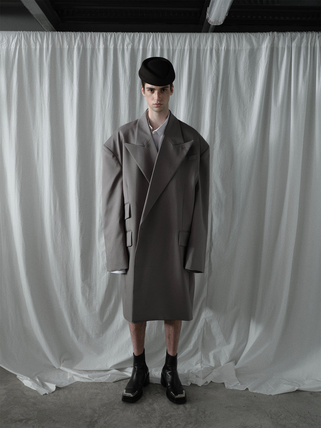 Gray Peak-Lapel Oversized Relaxed-Fit Blazer