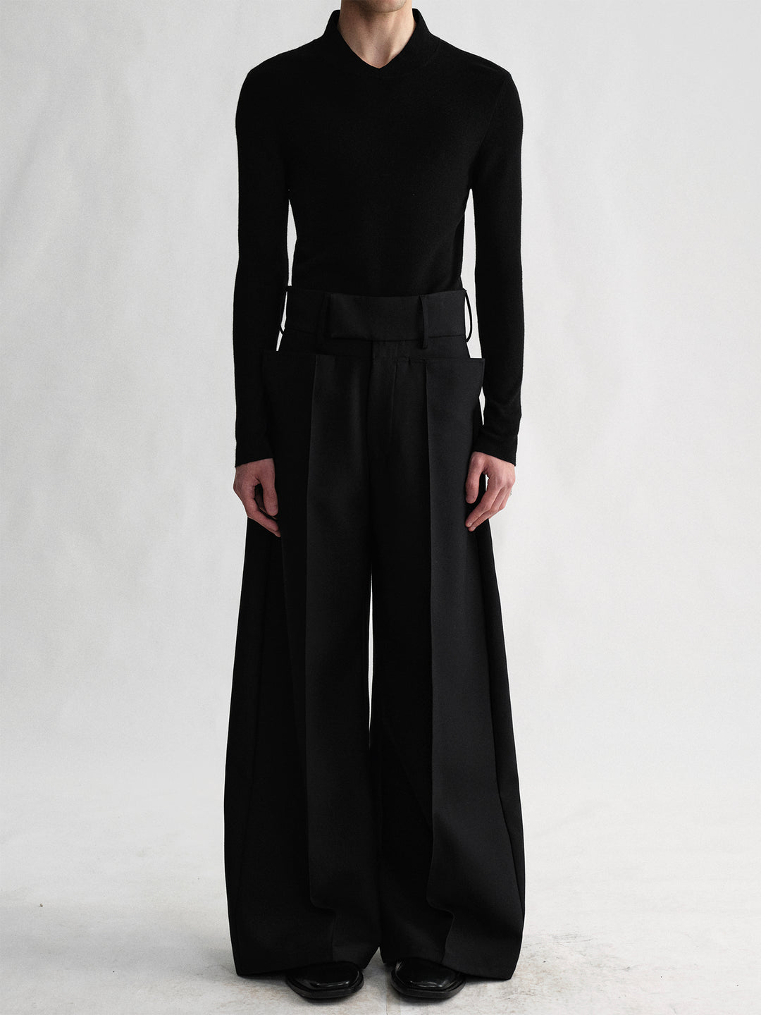 V-Neck Slim-Fit Cashmere Knitted Sweater