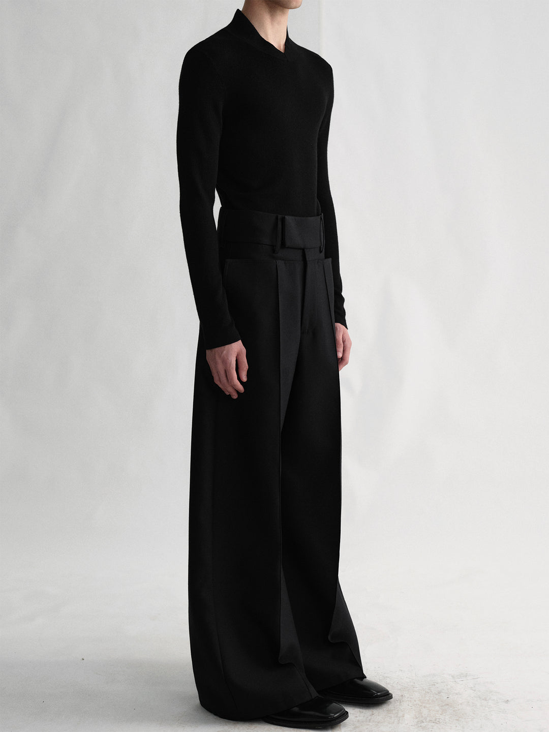 V-Neck Slim-Fit Cashmere Knitted Sweater