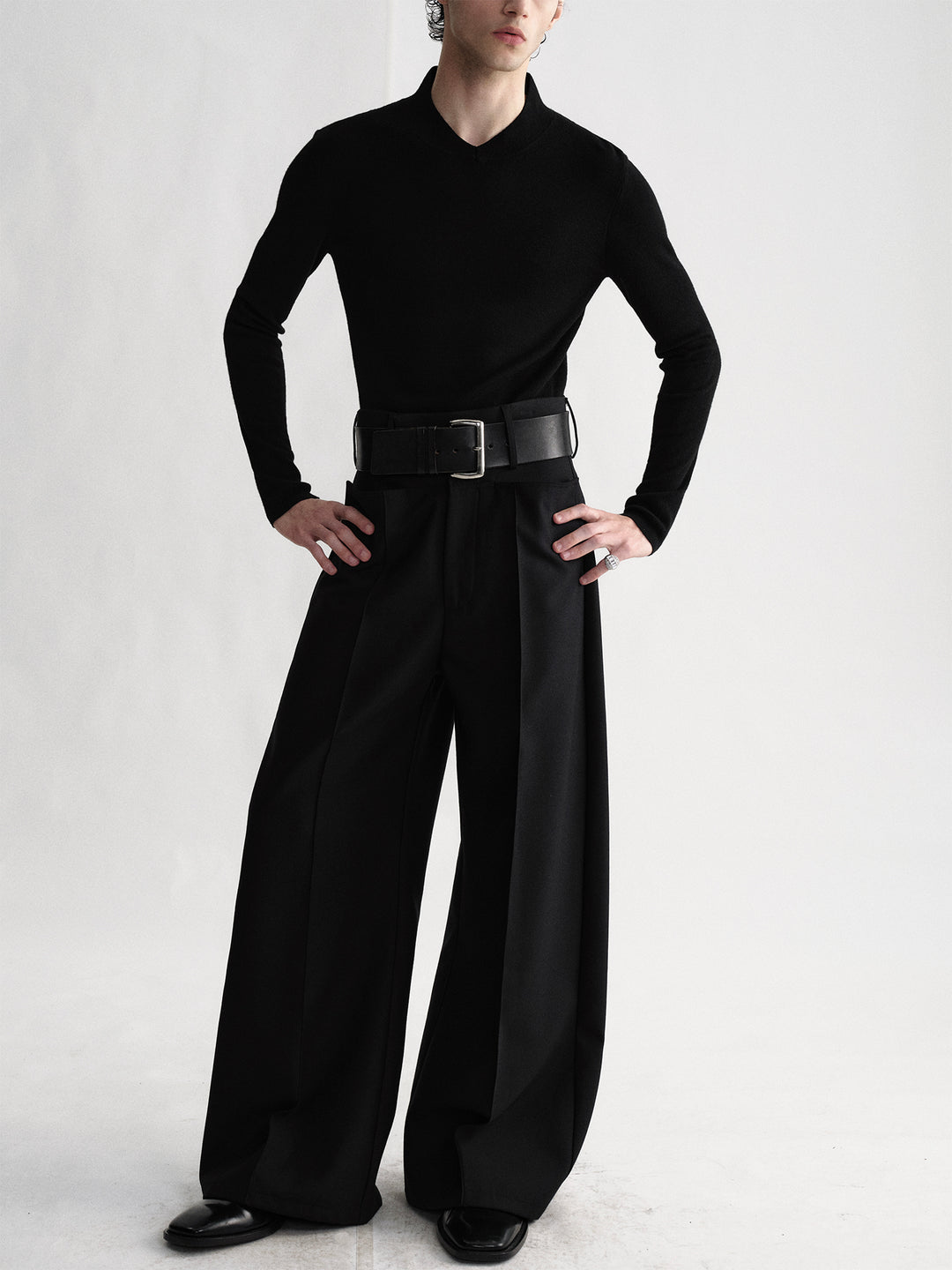 V-Neck Slim-Fit Cashmere Knitted Sweater