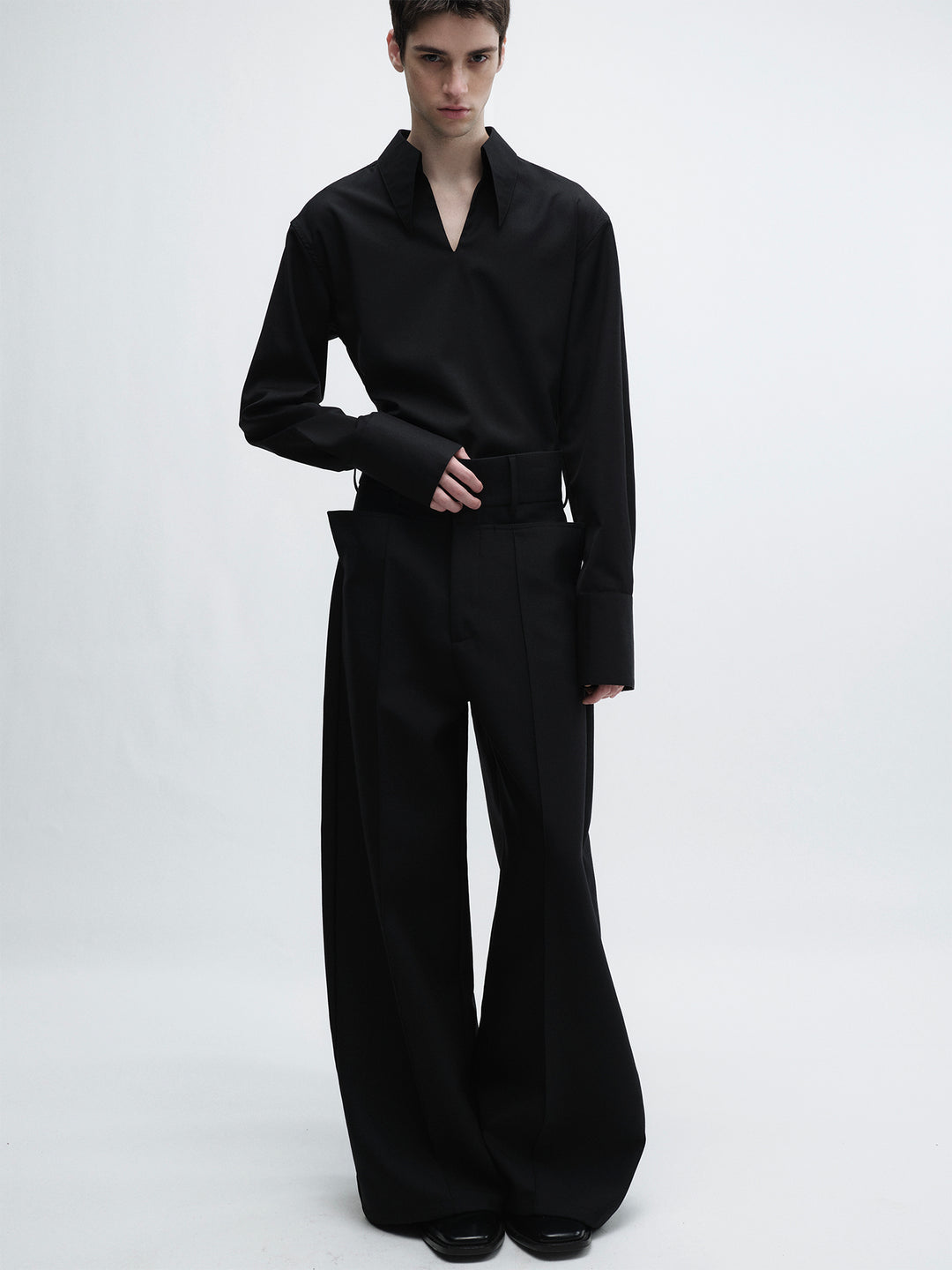Black Pullover Wool Shirt With Pointed Collar