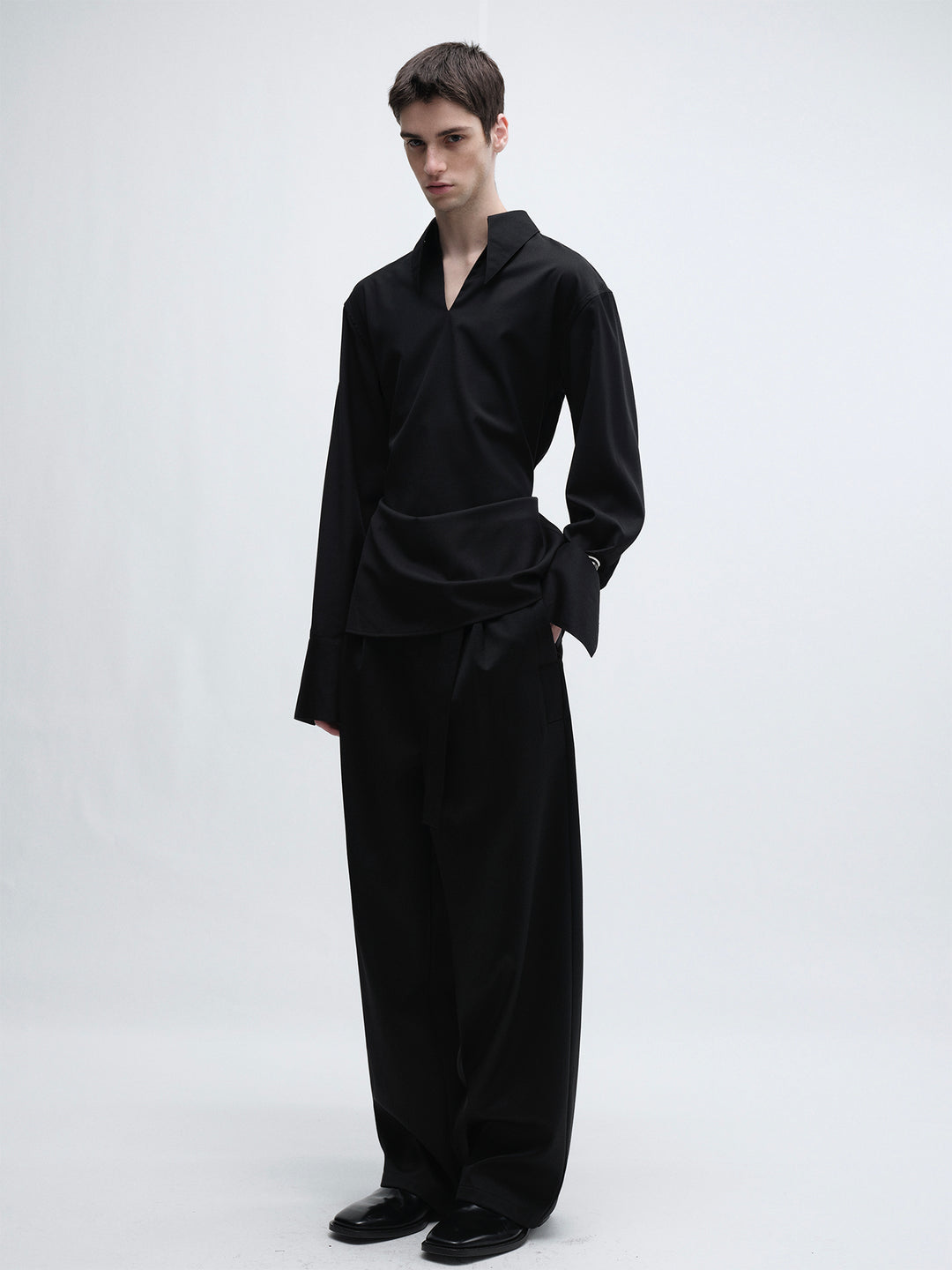 Black Pullover Wool Shirt With Pointed Collar