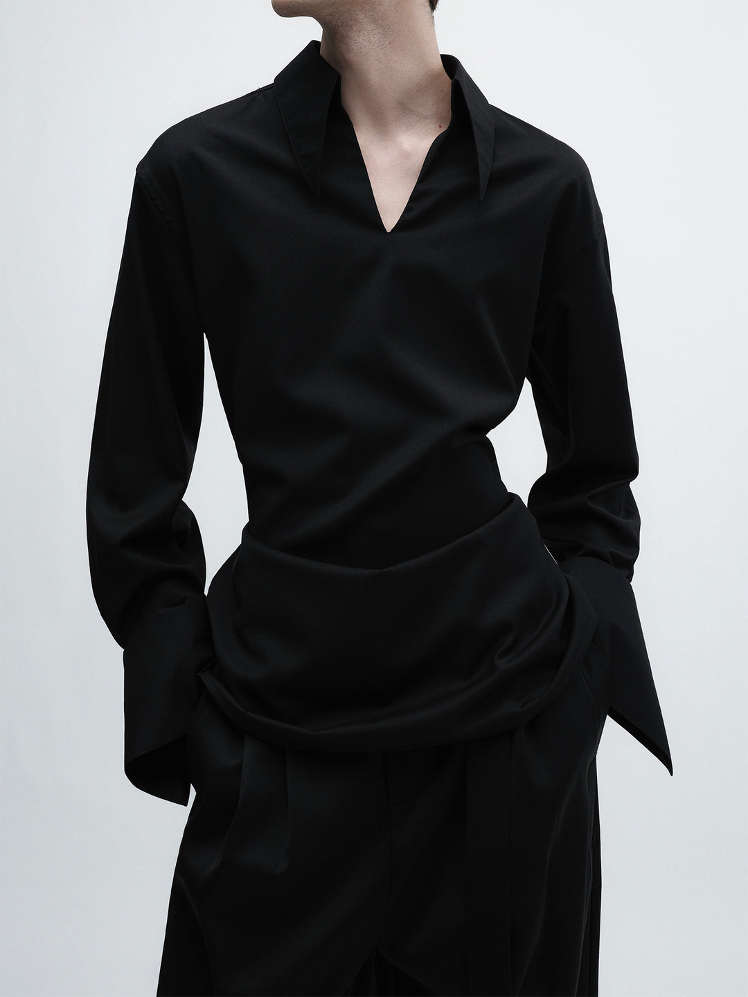 Black Pullover Wool Shirt With Pointed Collar