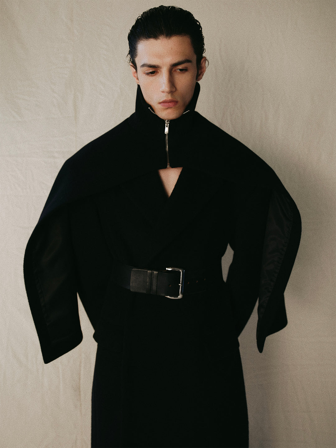 Woolen Vest Shawl With High Collar And Zipper Design