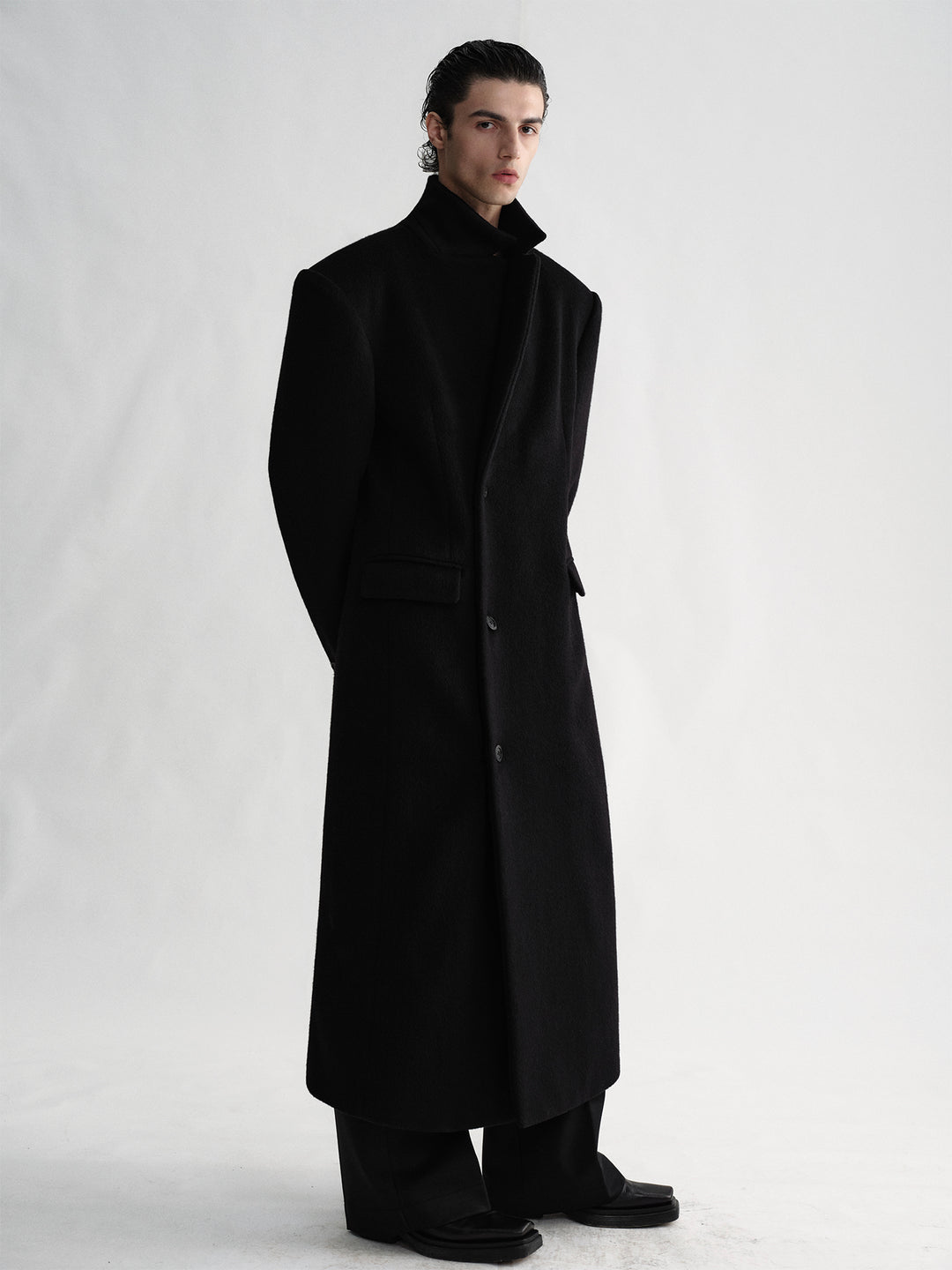 Minimalist Slim-Fit Long Single-Breasted Wool Coat