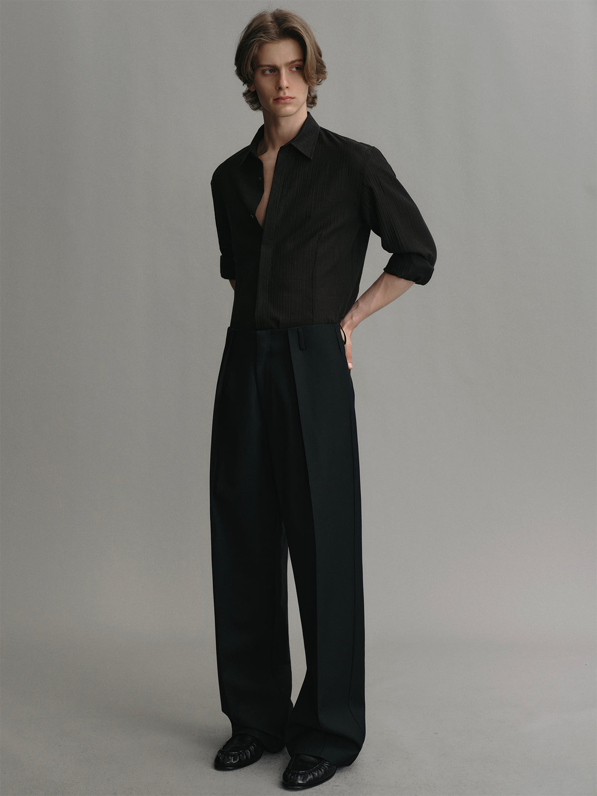 Textured lyocell black lightweight long sleeve shirt