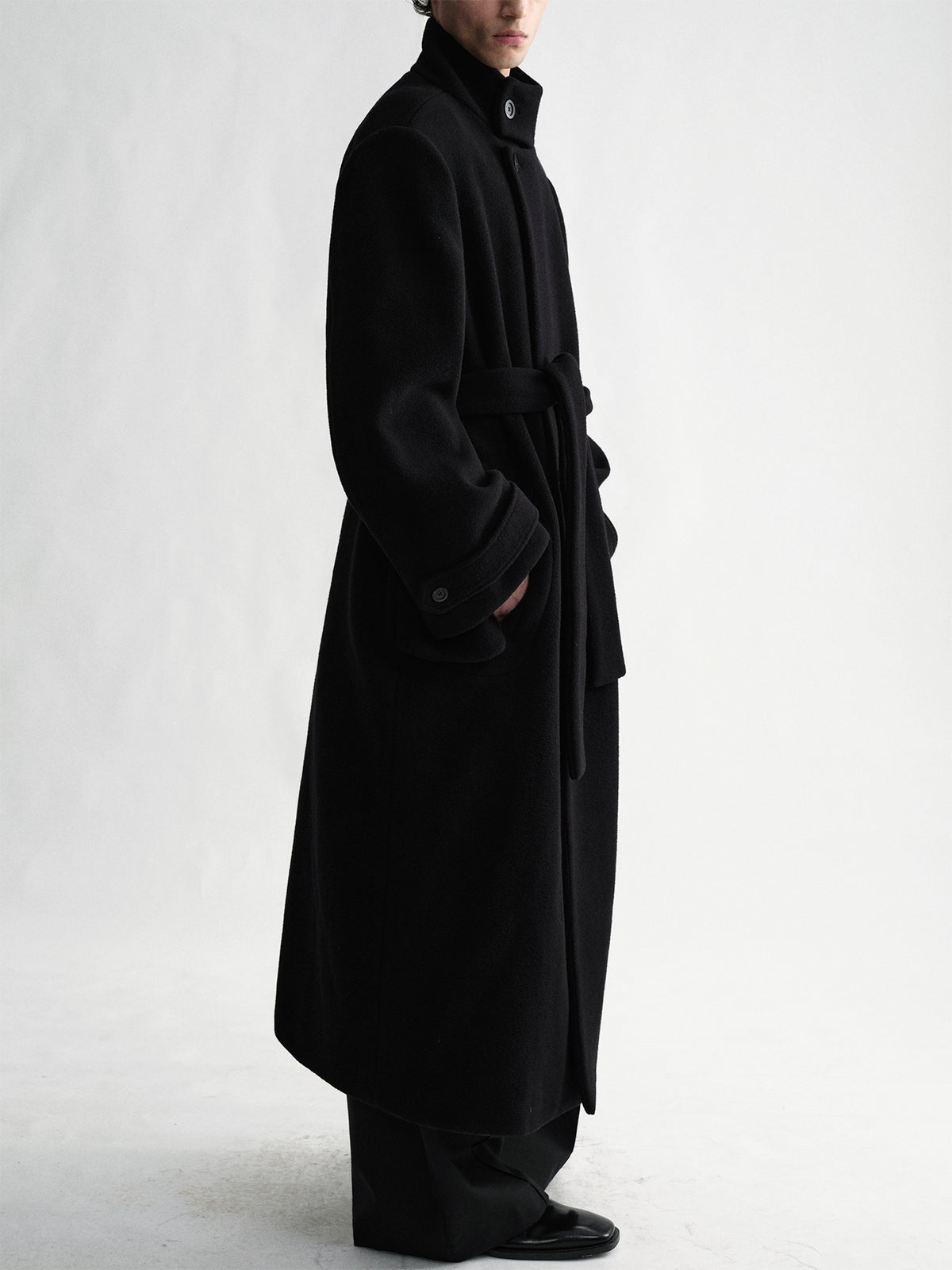 Stand up collar woolen overcoat with belt