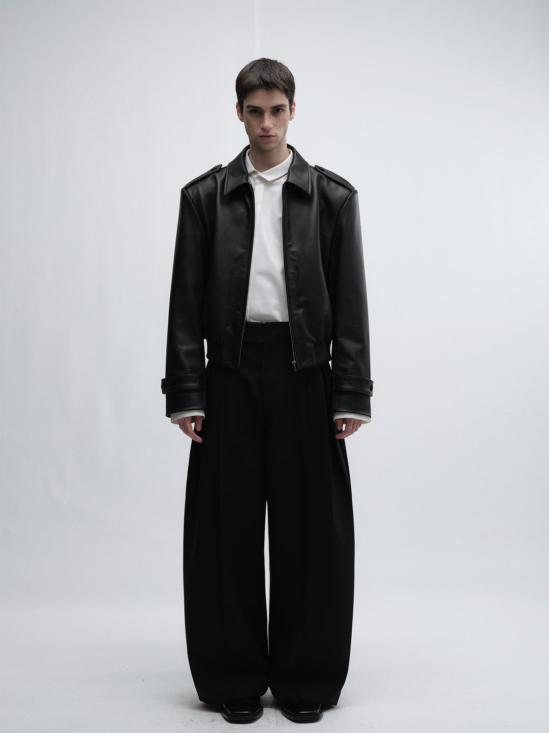 Short Cowhide Leather Jacket With Epaulets