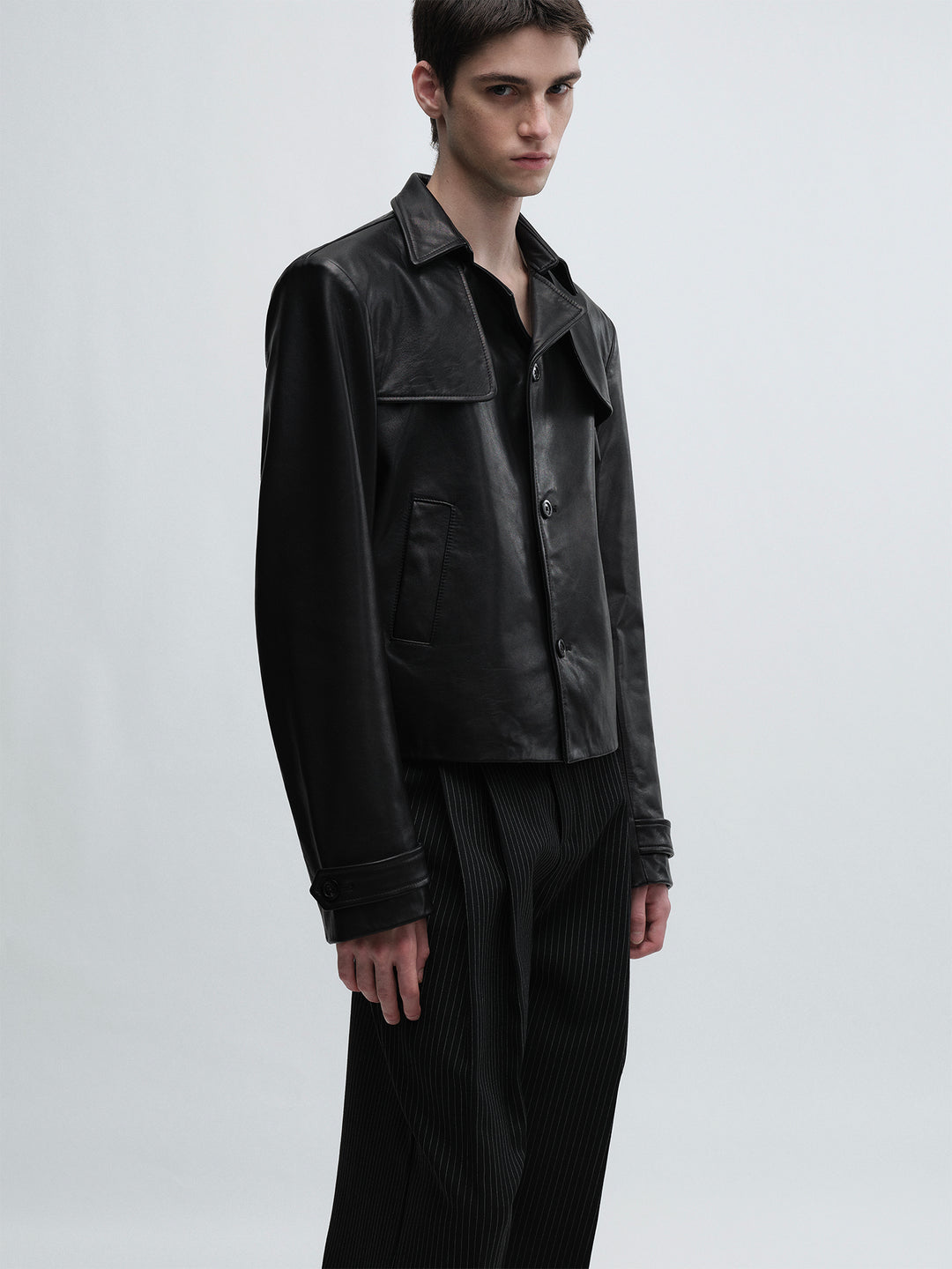 Short Cowhide Leather Jacket With Lapel