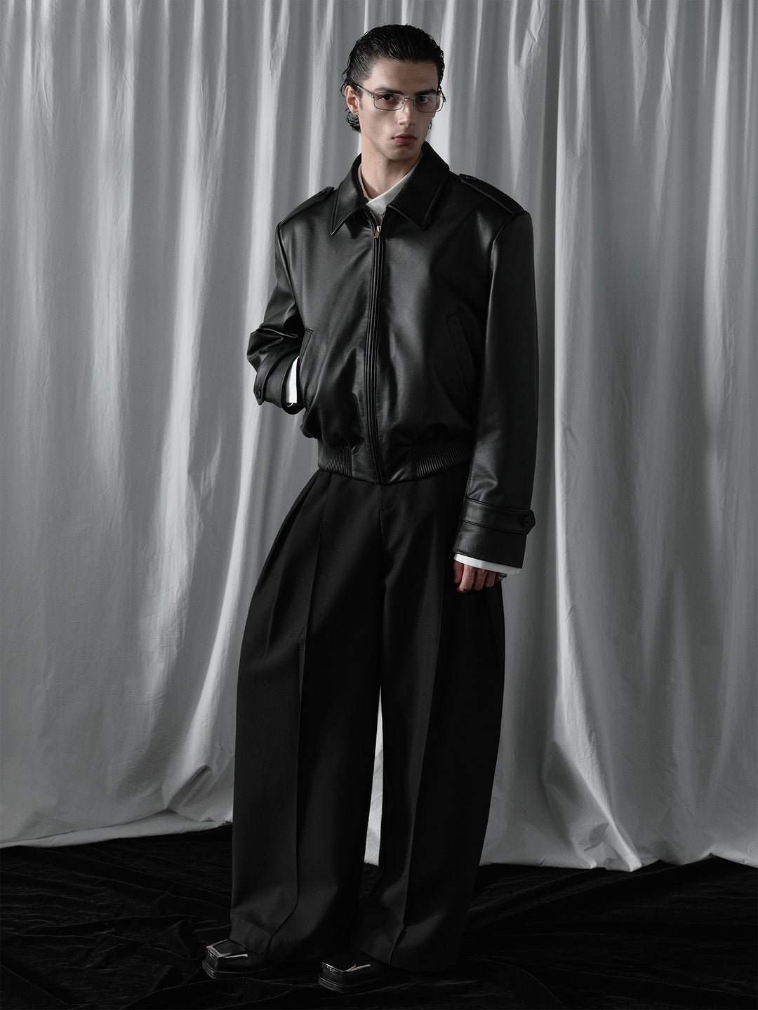 Short Cowhide Leather Jacket With Epaulets