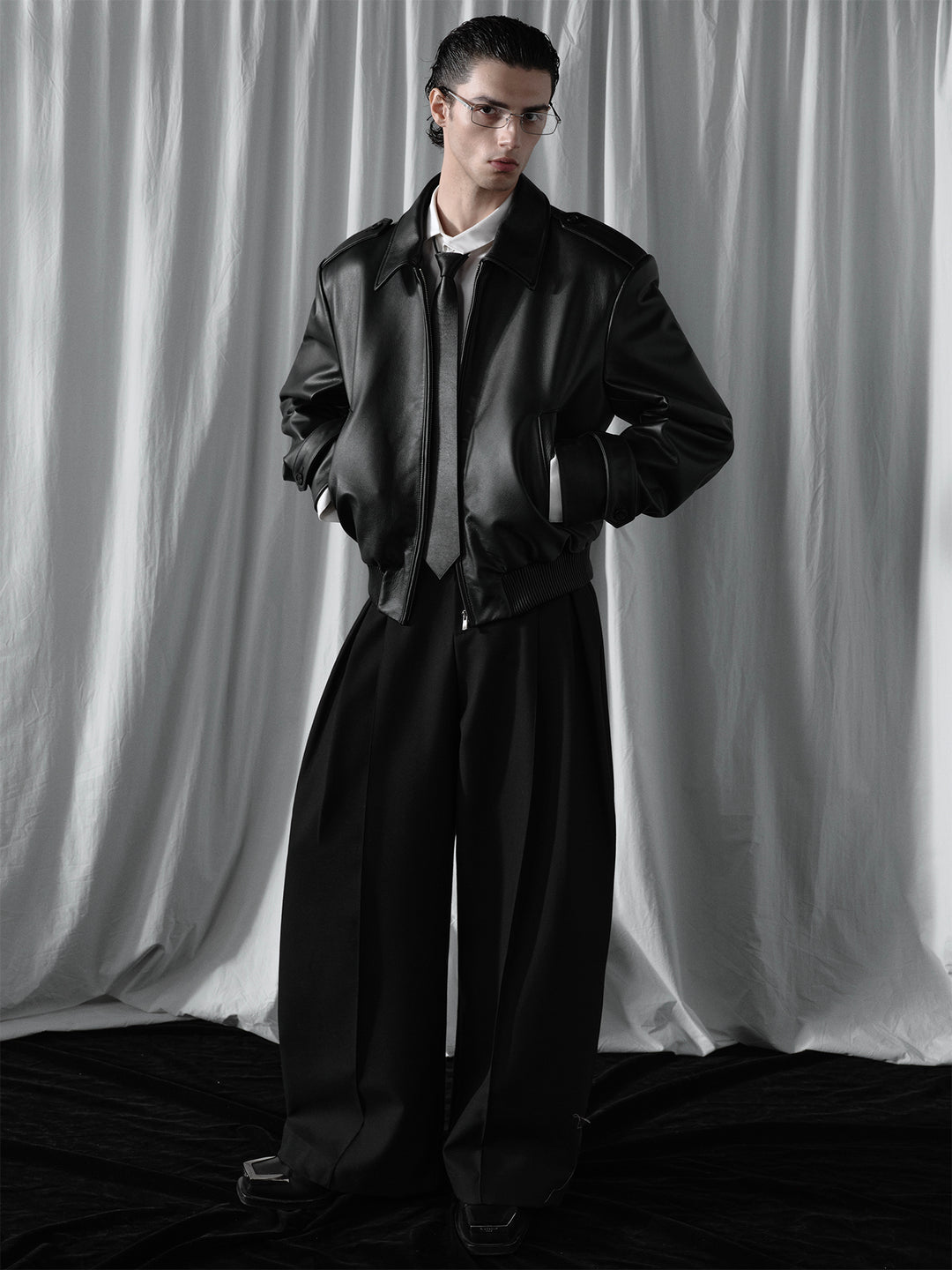 Short Cowhide Leather Jacket With Epaulets